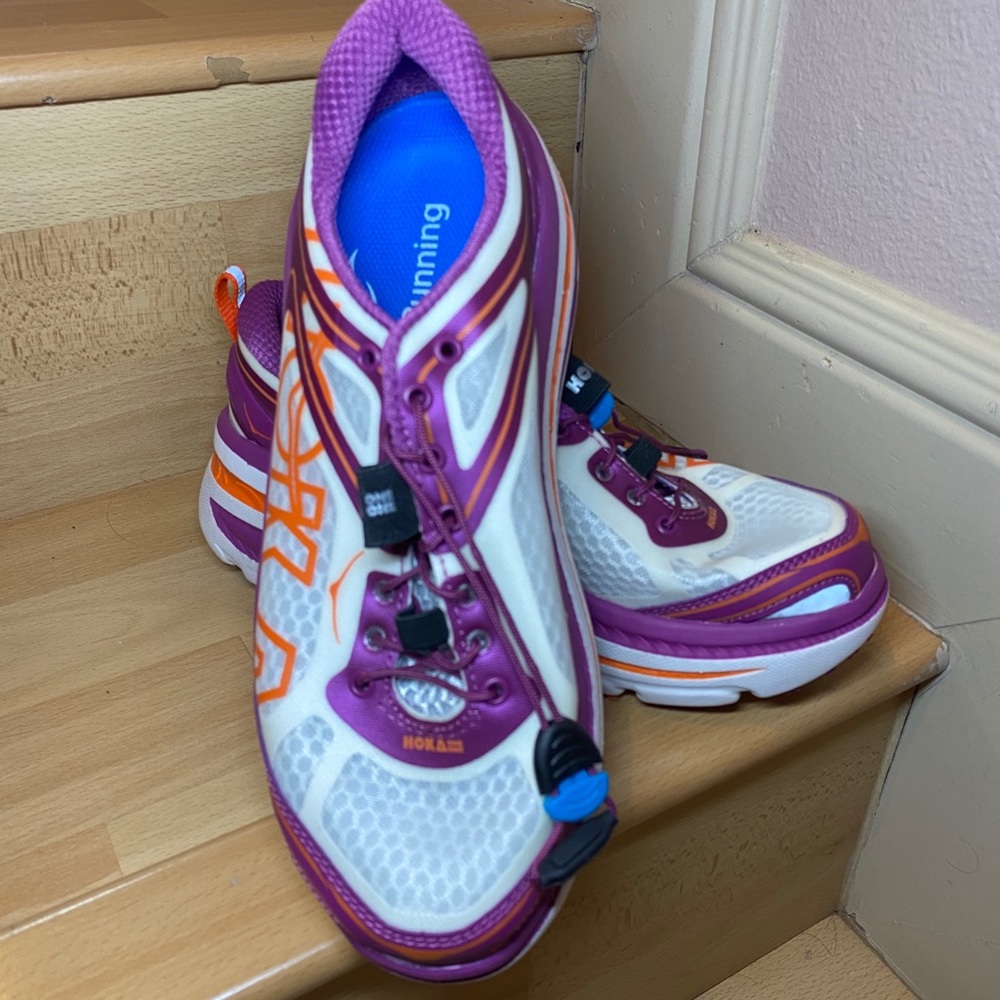 Hoka oneone running shoes